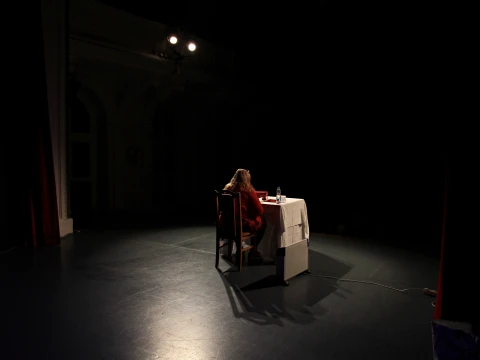 24. 9. Halina Pawlowská - Manuál zralé ženy — fotografie 8
