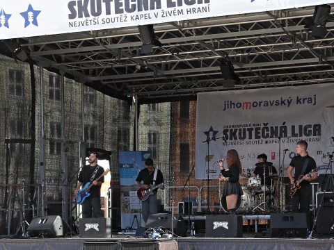 3. 10. Skutečná liga — fotografie 14