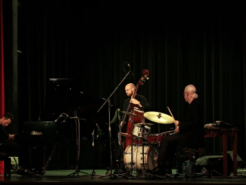 20. 10. Yogev Shetrit Trio — fotografie 1