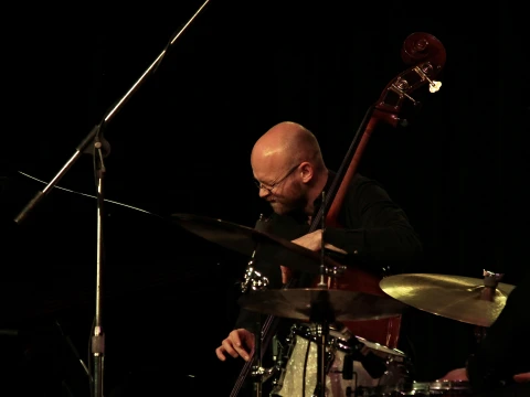 20. 10. Yogev Shetrit Trio — fotografie 3