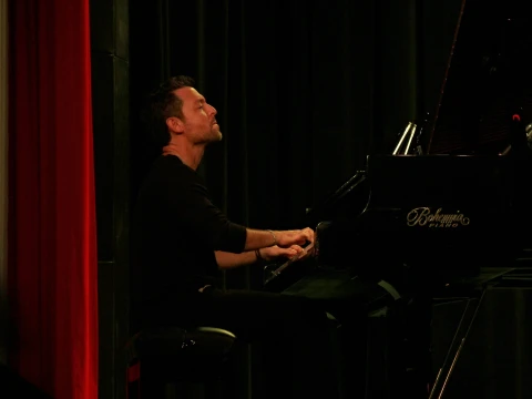 20. 10. Yogev Shetrit Trio — fotografie 22